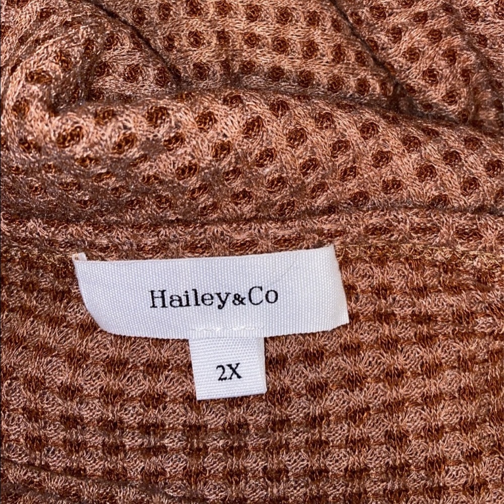 Sweater - Picture 4 of 4